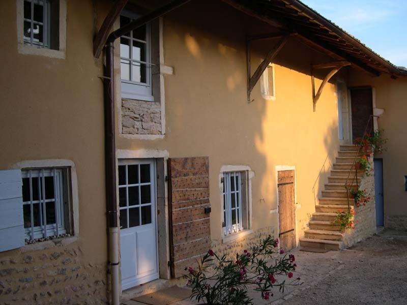 Bed & Breakfast - Maison De Marie Hotel Messimy-sur-Saone Bagian luar foto